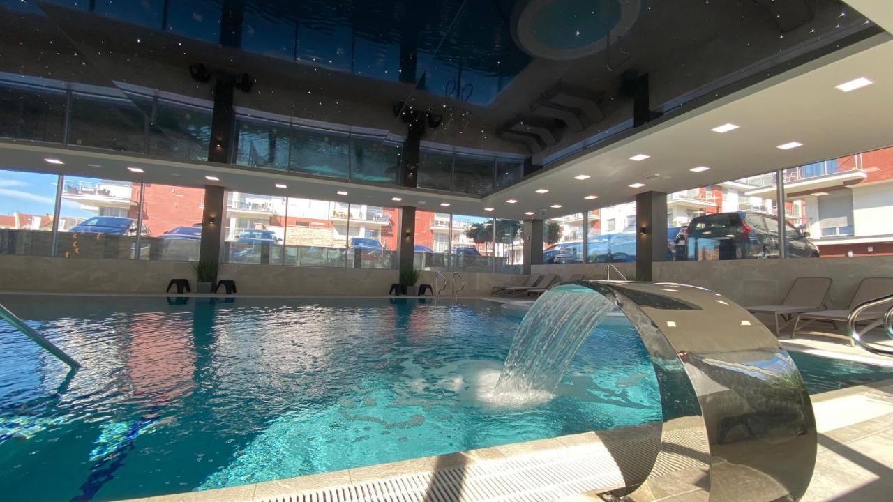 Apartament Magma Z Basenem Morska Klifowa Rewal Esterno foto