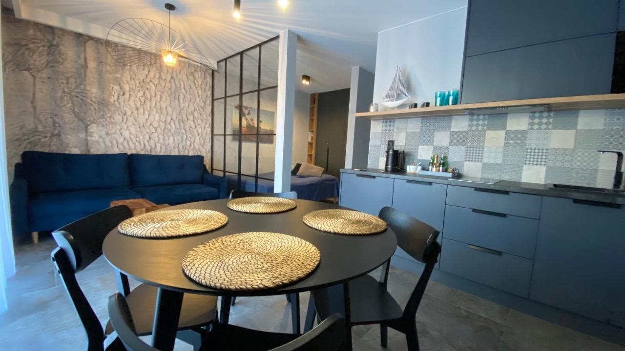 Apartament Magma Z Basenem Morska Klifowa Rewal Esterno foto
